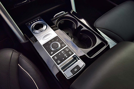 Editorial 2018 land rover discovery hse luxury td6 31 jp