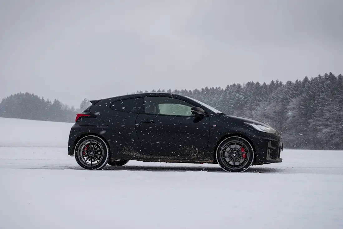 Toyota-GR-Yaris-2021-Side