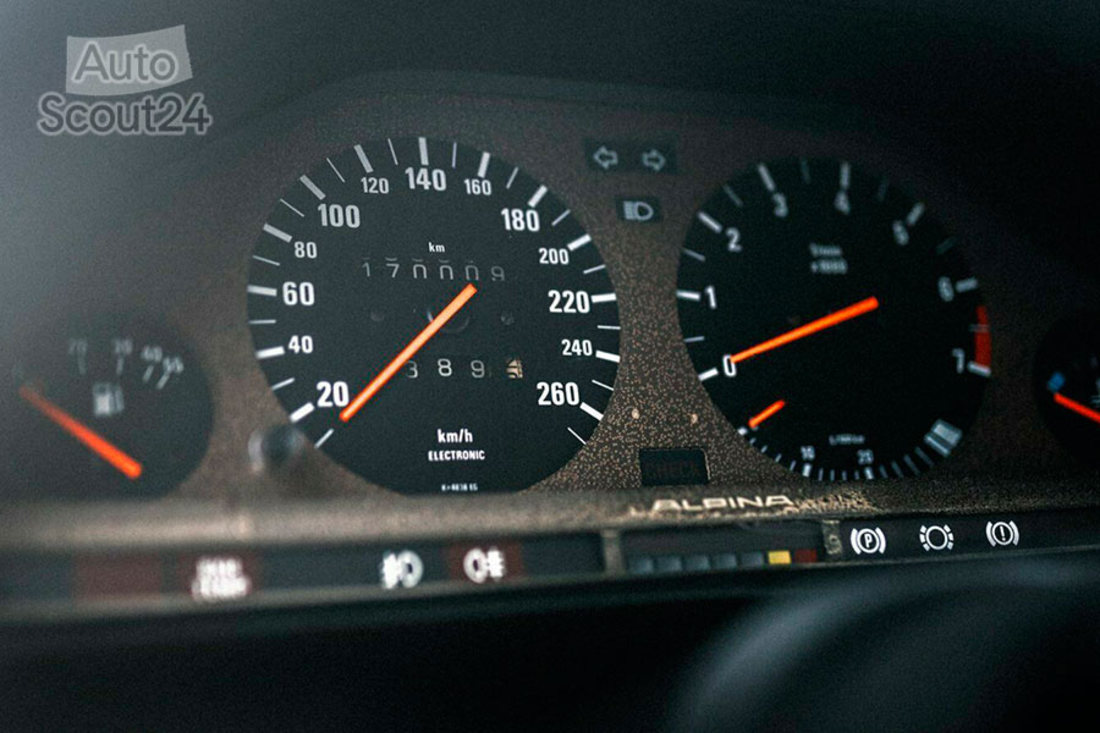 BMW M3 E30 ALPINA B6 2.7) (1).jpg