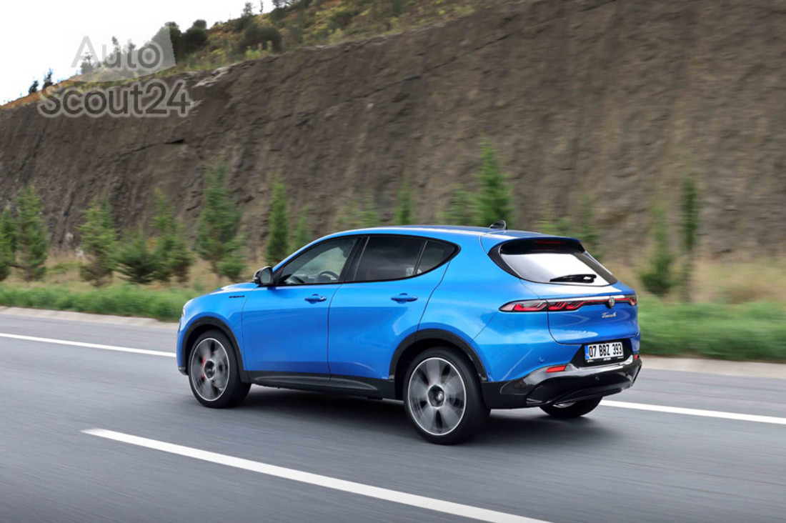 Alfa Romeo Tonale mhev 160 (1).jpg