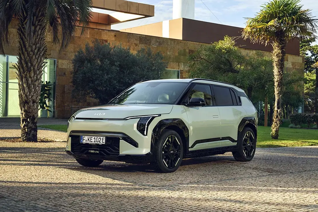 kia-ev3-gtline-aventurine-green-static-hires-002 kia-ev3-gtline-aventurine-green-static-hires-002