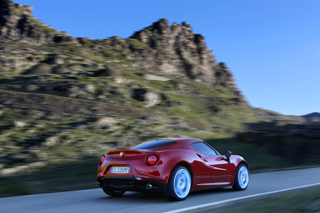 130916_AR_alfa-romeo-4c-08