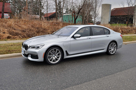 Editorial 2019 bmw 740le 04 mb