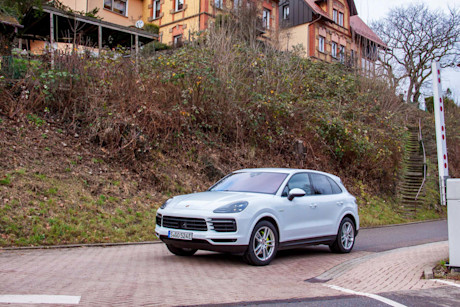 Editorial 2019 porsche cayenne e hybrid 09 lw