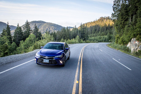 Editorial 2015 toyota camry xse v6 bm 04