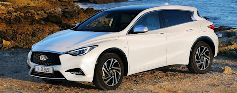 Infiniti Q30