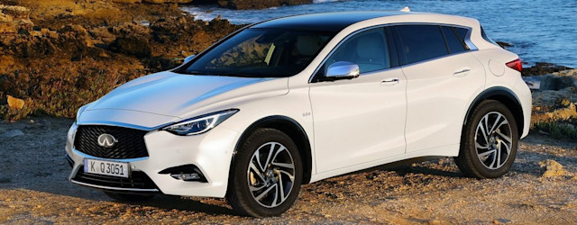 Infiniti Q30
