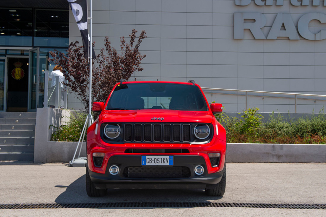 jeep-renegade-4xe (4).jpg