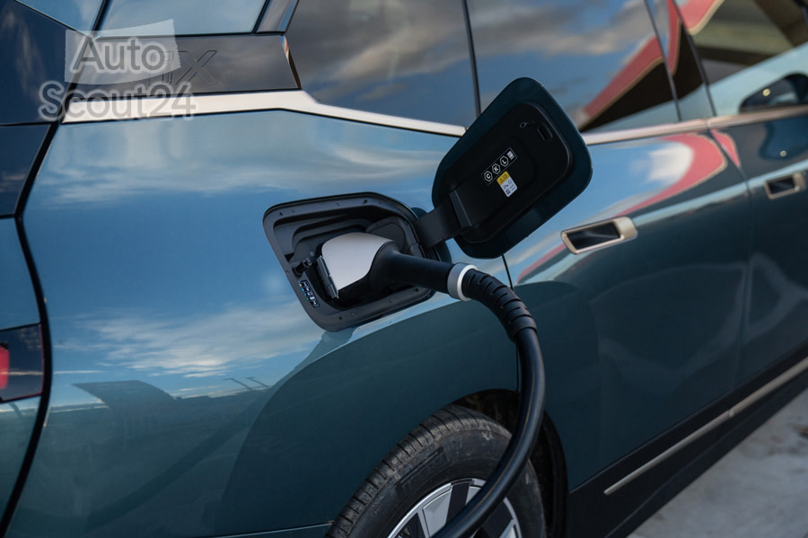 BMW IX_086.JPG