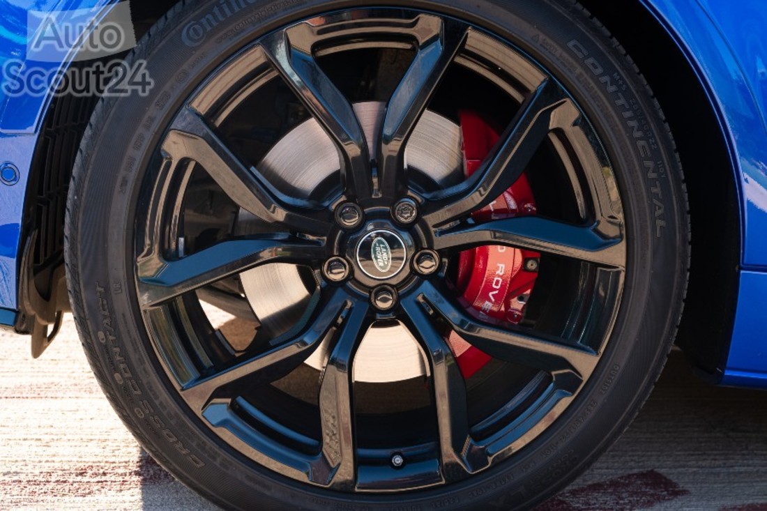 Jaguar-Land Rover SV - 3000px-3.jpg