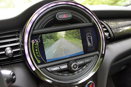 Editorial 2015 mini cooper s 5 door dh 21