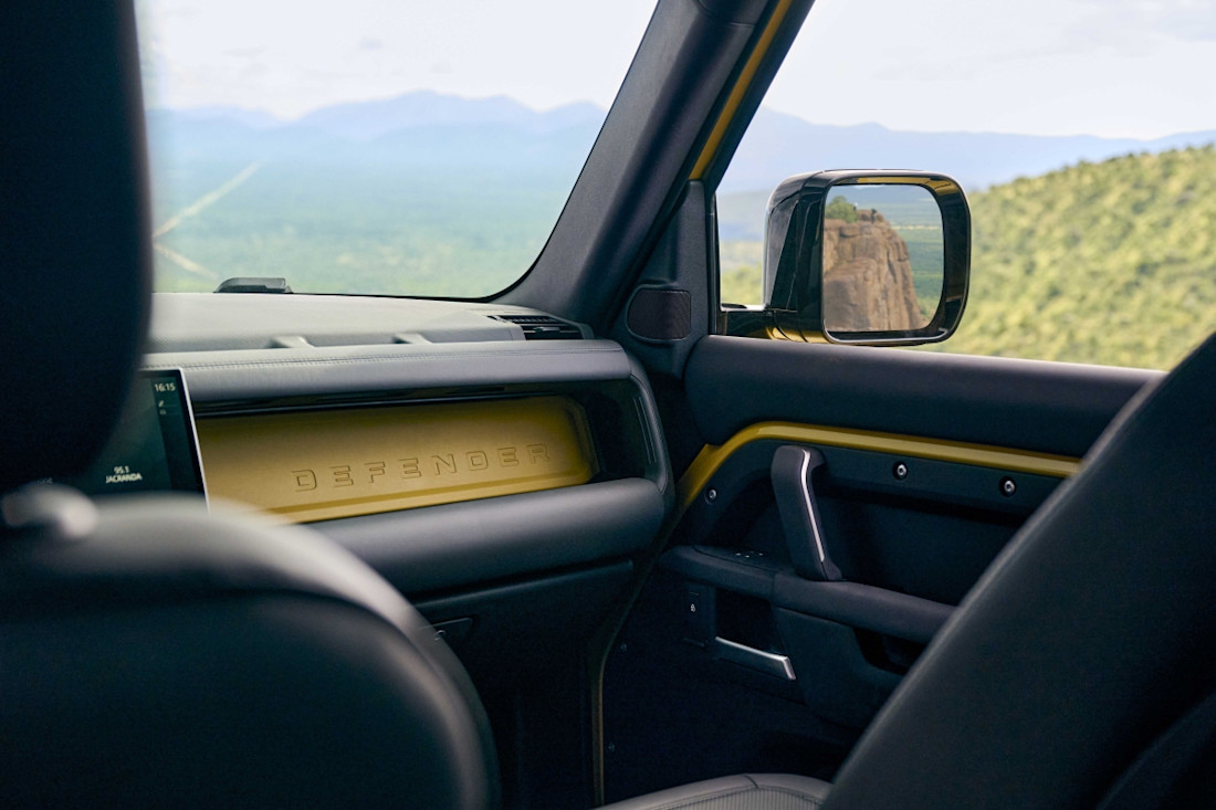 land-rover-defender-trophy (9).jpg