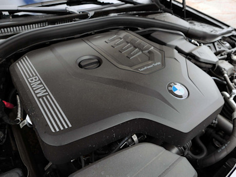 Editorial 2019 bmw 330i xdrive 09 bh