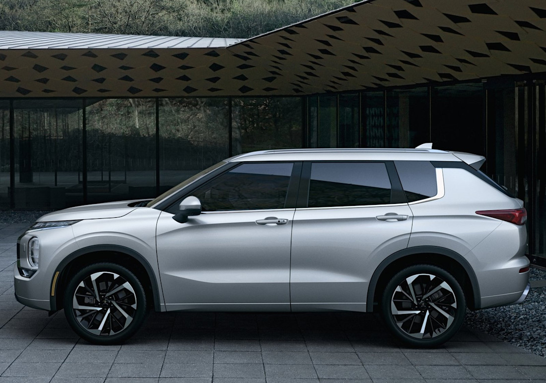 mitsubishi-outlander-side