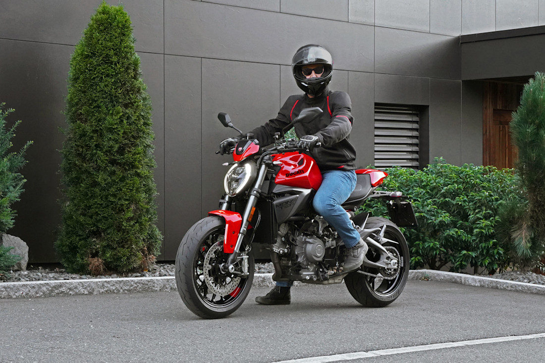 1 titelbild ducati-monster-2026-ah-seitlich