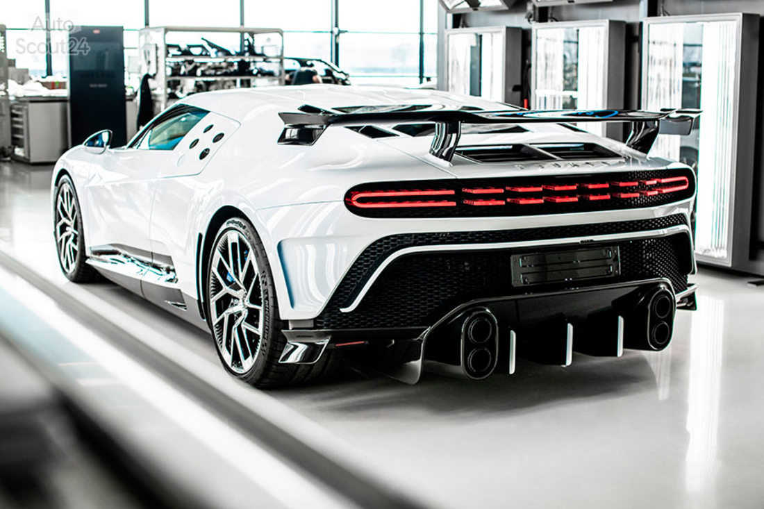 ultimo-Bugatti-Centodieci-2022 (4).jpg