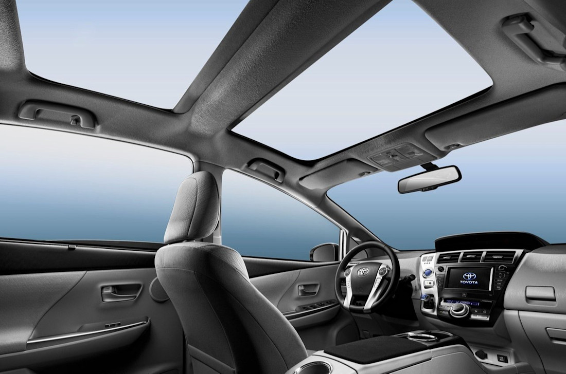 toyota-prius-plus-seats