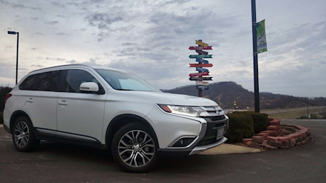 Editorial 04 jb 2016 mitsubishi outlander disney road trip