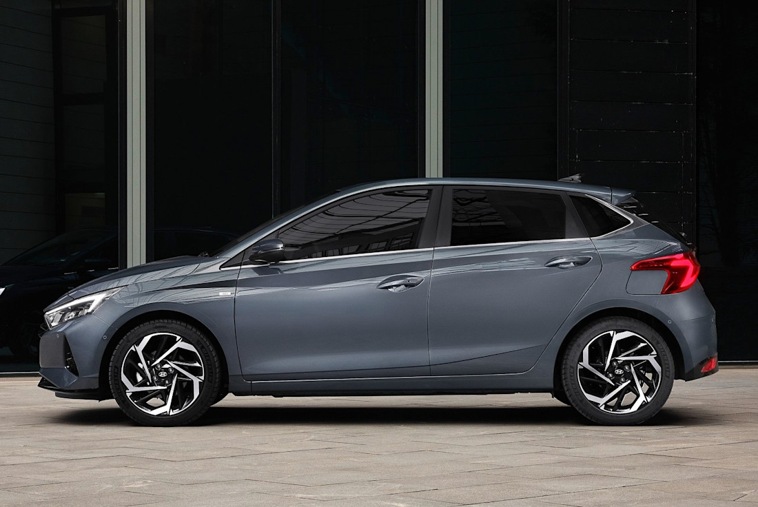 hhyundai-i20-side