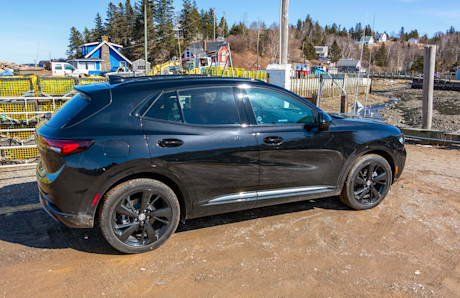 Editorial 2021 buick envision awd essence sport touring 06 ew