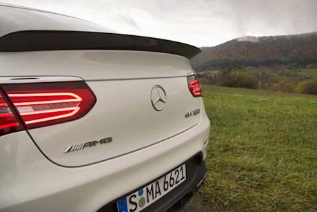 Editorial 2018 mercedes amg glc 63 s coupe 18 lw