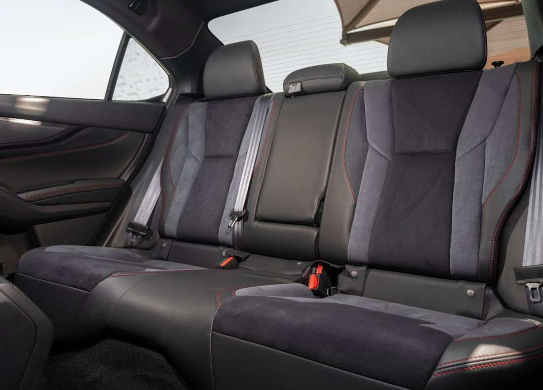 subaru-wrx-seats