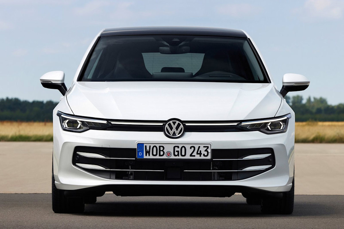 Volkswagen-Golf-2024-1600-07.jpg