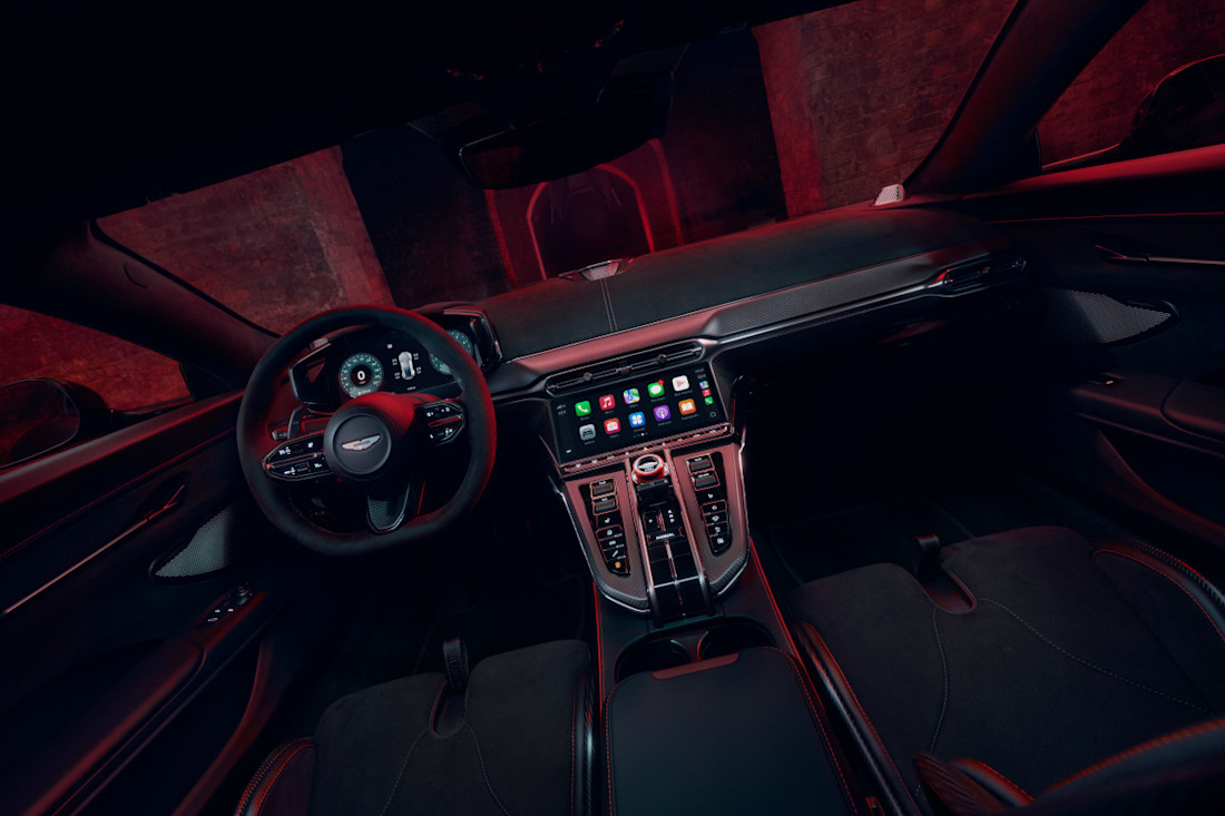 Aston-Martin-vantage-S-2025-interior (2).jpg