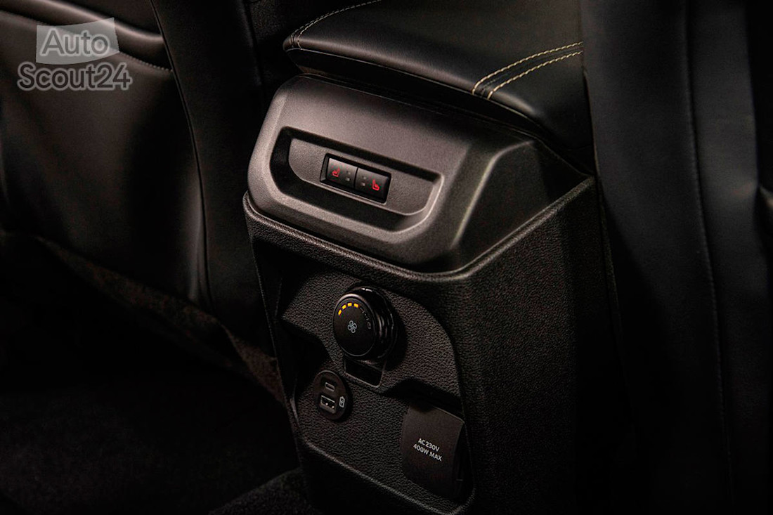 Ford Everest 2022 (23).jpg