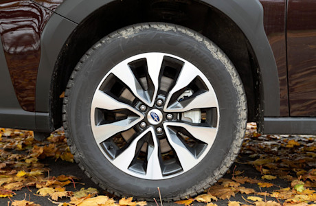 Editorial 2023 subaru outback premier xt 04 jw