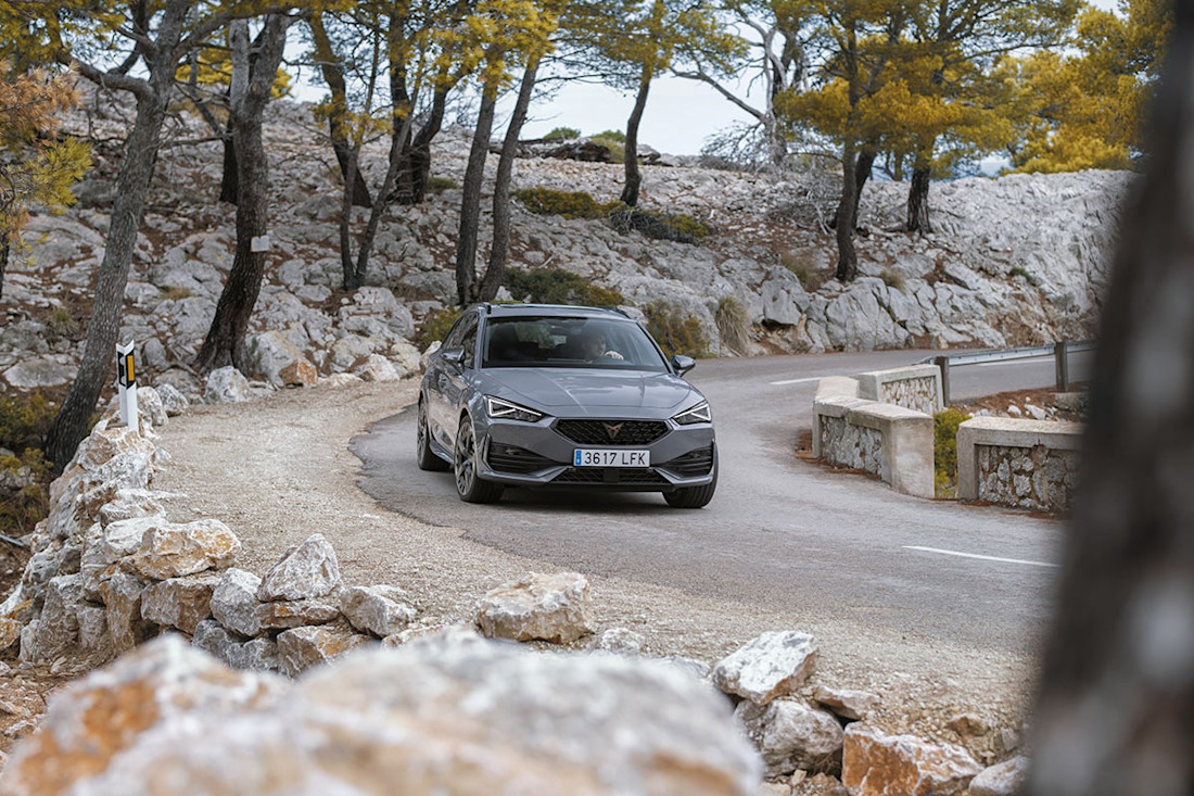 Cupra Leon Break e-Hybrid : entre deux chaises