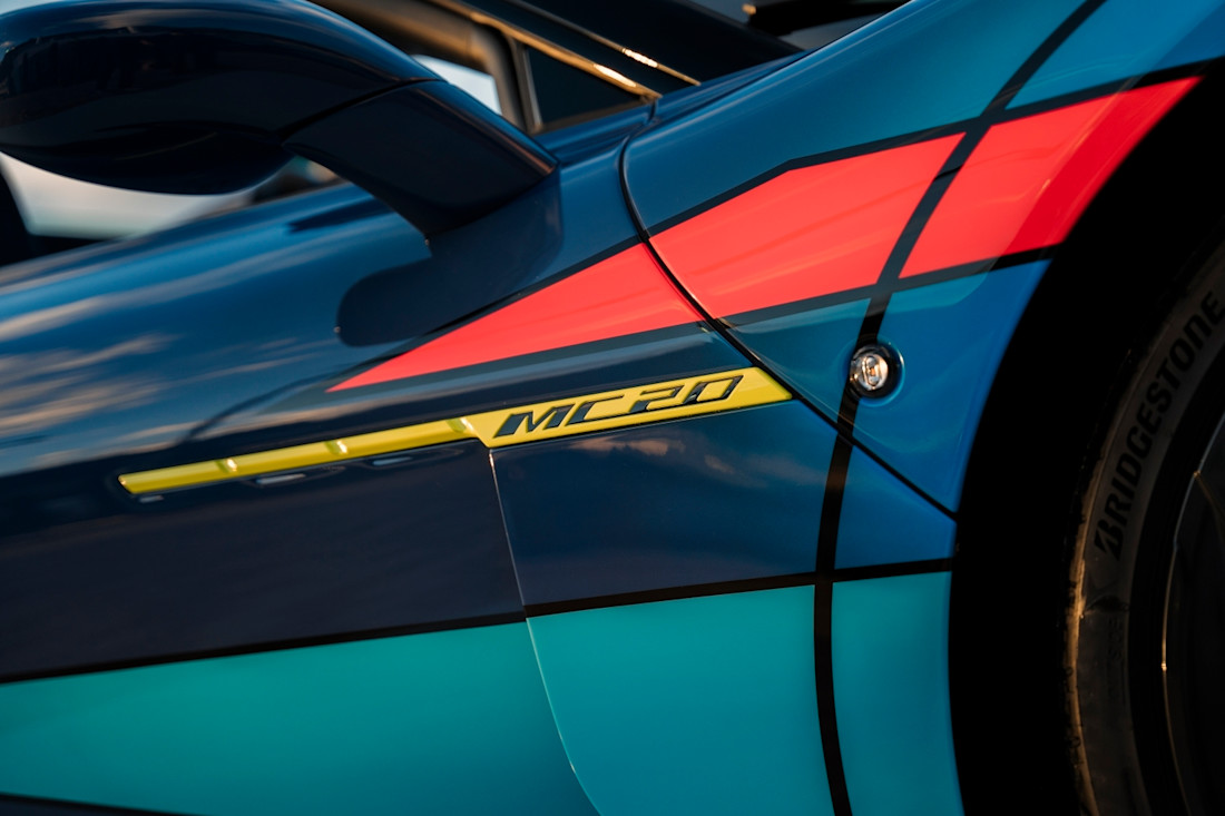 Maserati MC20 Cielo Opera D-arte (4).jpg