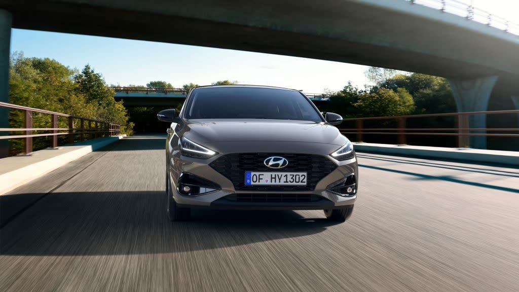 hyundai-i30-fastback-0324-01_wid_1024_bfc_off