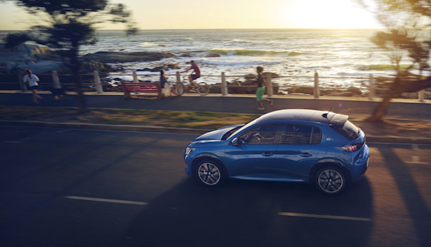 Peugeot e-208