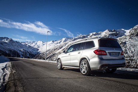 Editorial 2017 mercedes benz gls 500 4matic 05 bm