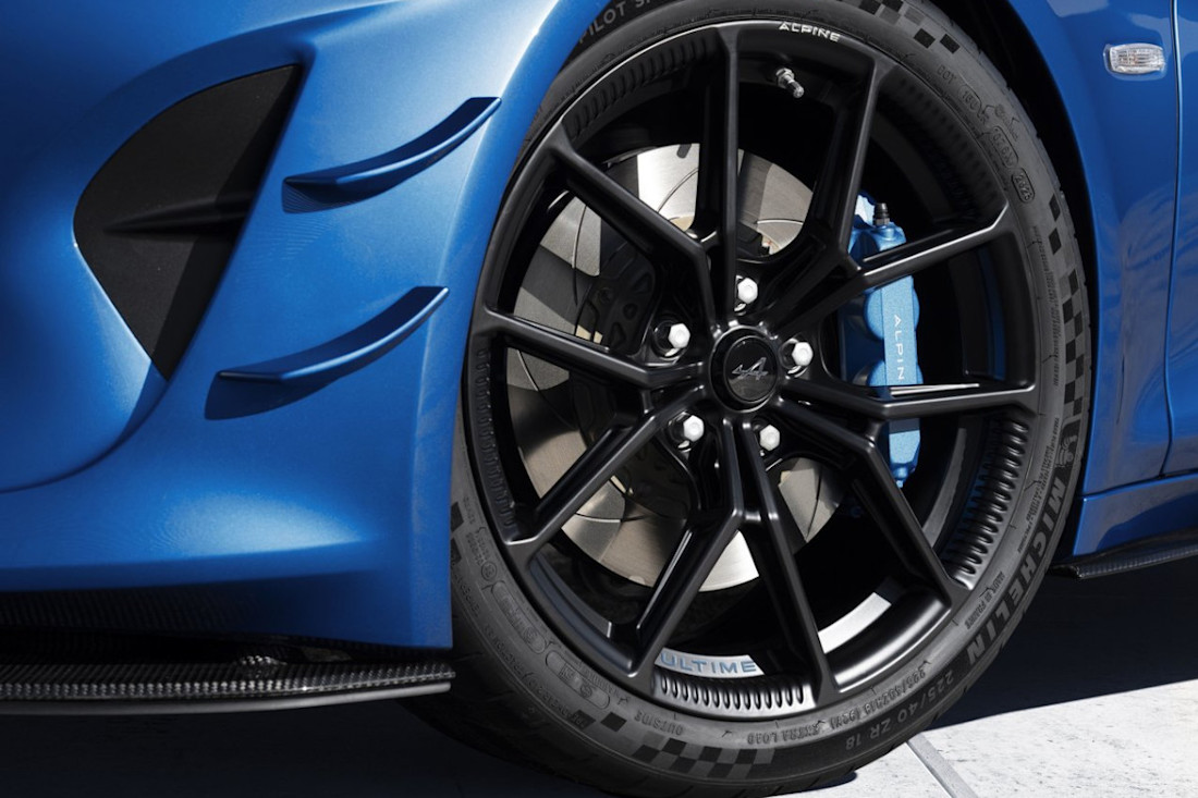Alpine-A110-R-Ultime-2025 (8).jpg