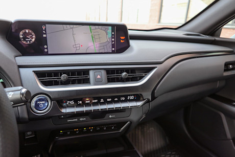 Editorial 2021 lexus ux 250h awd 26 jm