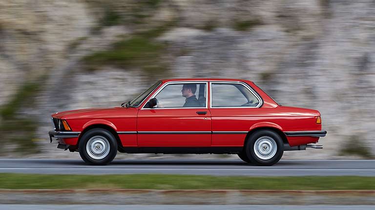 BMW 316 privit din lateral