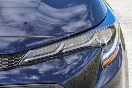 Editorial 2021 toyota corolla hybrid w premium package 07 jm