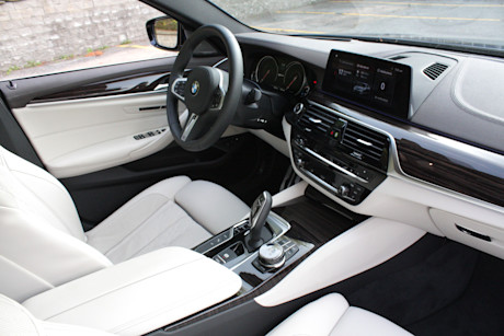 Editorial 2018 bmw 530e chase 0018