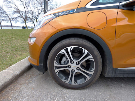 Editorial 2017 chevrolet bolt ev premier 07 jb