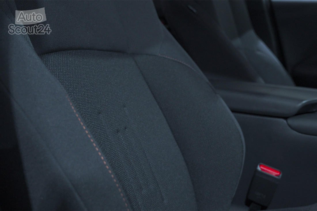 Toyota-C-HR-2024-interior (2).jpg