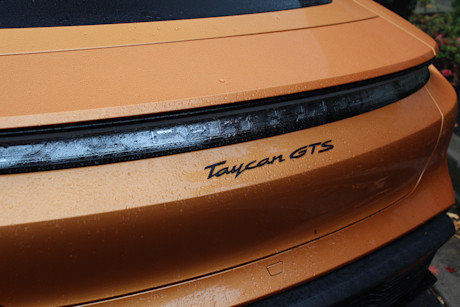 Editorial 2025 porsche taycan gts fd pb 241118 3