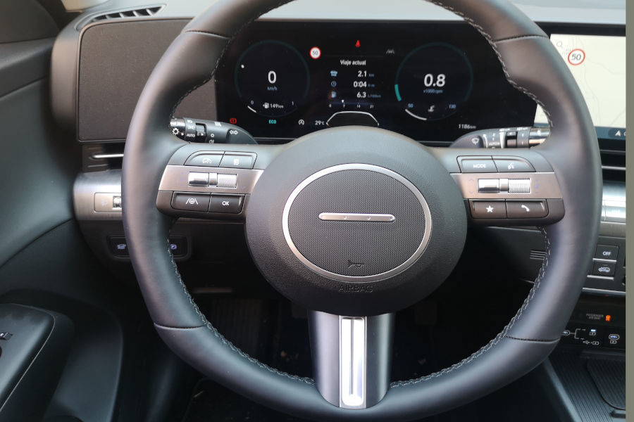 hyundai-kona-2023-1-0-mhev-tecno-review-autoscout24 (41).jpg