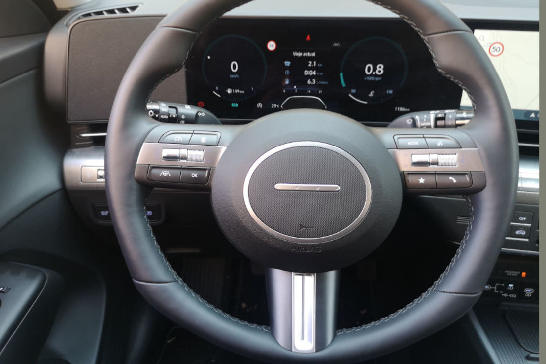hyundai-kona-2023-1-0-mhev-tecno-review-autoscout24 (41).jpg