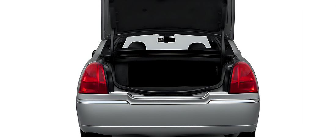 Lincoln Town Car 2011 13