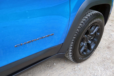 Editorial 2019 jeep cherokee trailhawk 10 jm
