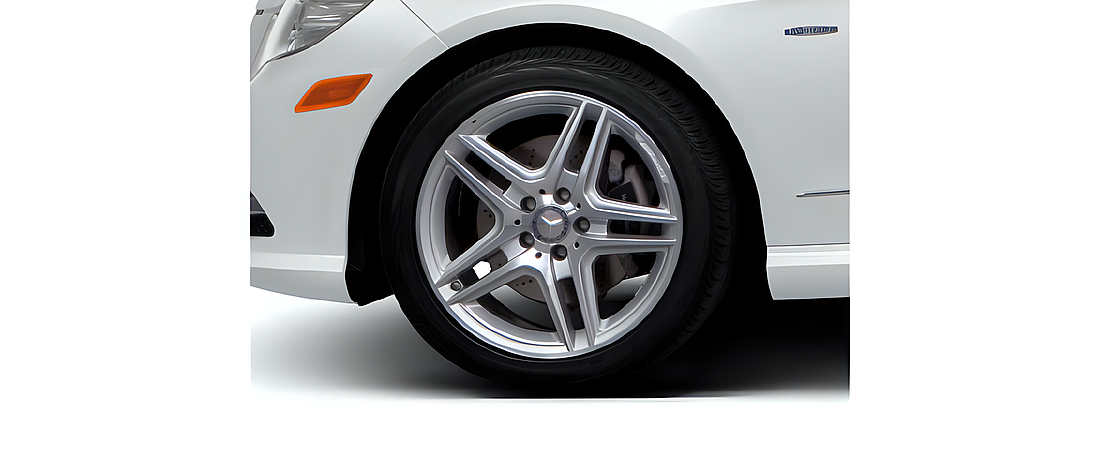 Mercedes-Benz E-Class 2011 32