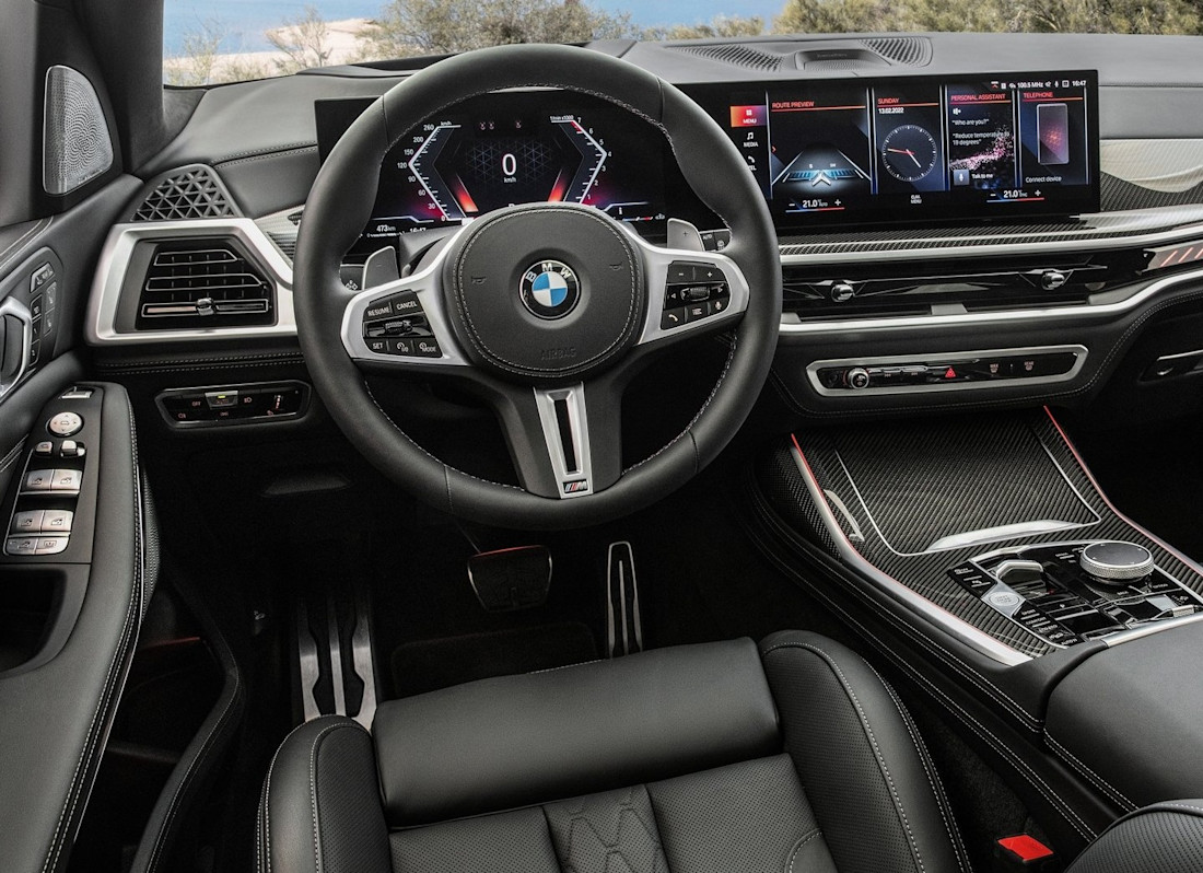 bmw-x7-m-interior