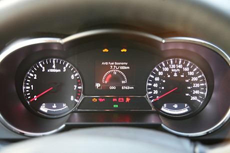 Editorial 2011 kia optima ex luxury navigation cc 02